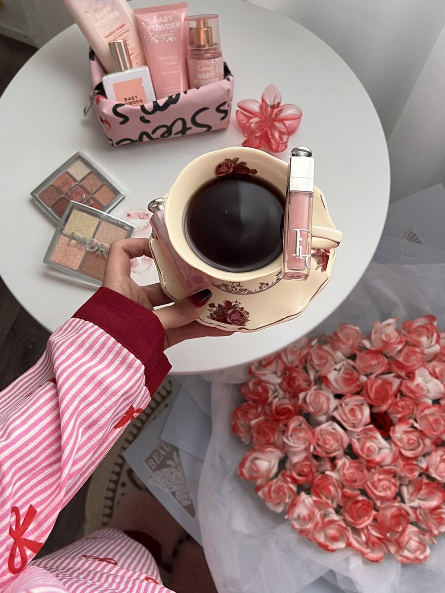 Lolmarkaram's tweet photo. اغمرني هالليله عيد 💕 https://t.co/aRBYdsDf1M