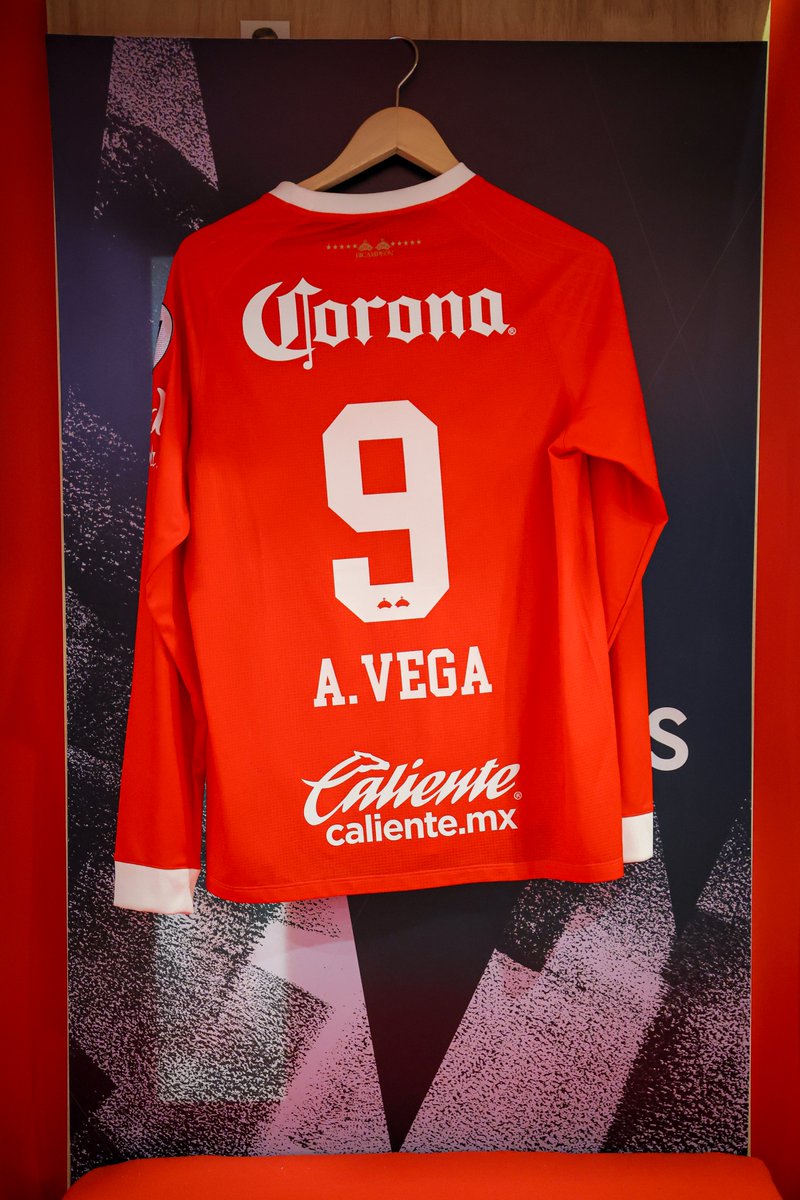 TolucaFC's tweet photo. Estamos todos 🔥 Gallardo y Vega con nosotros y nosotros con ellos 👹 https://t.co/1Cim9b306C
