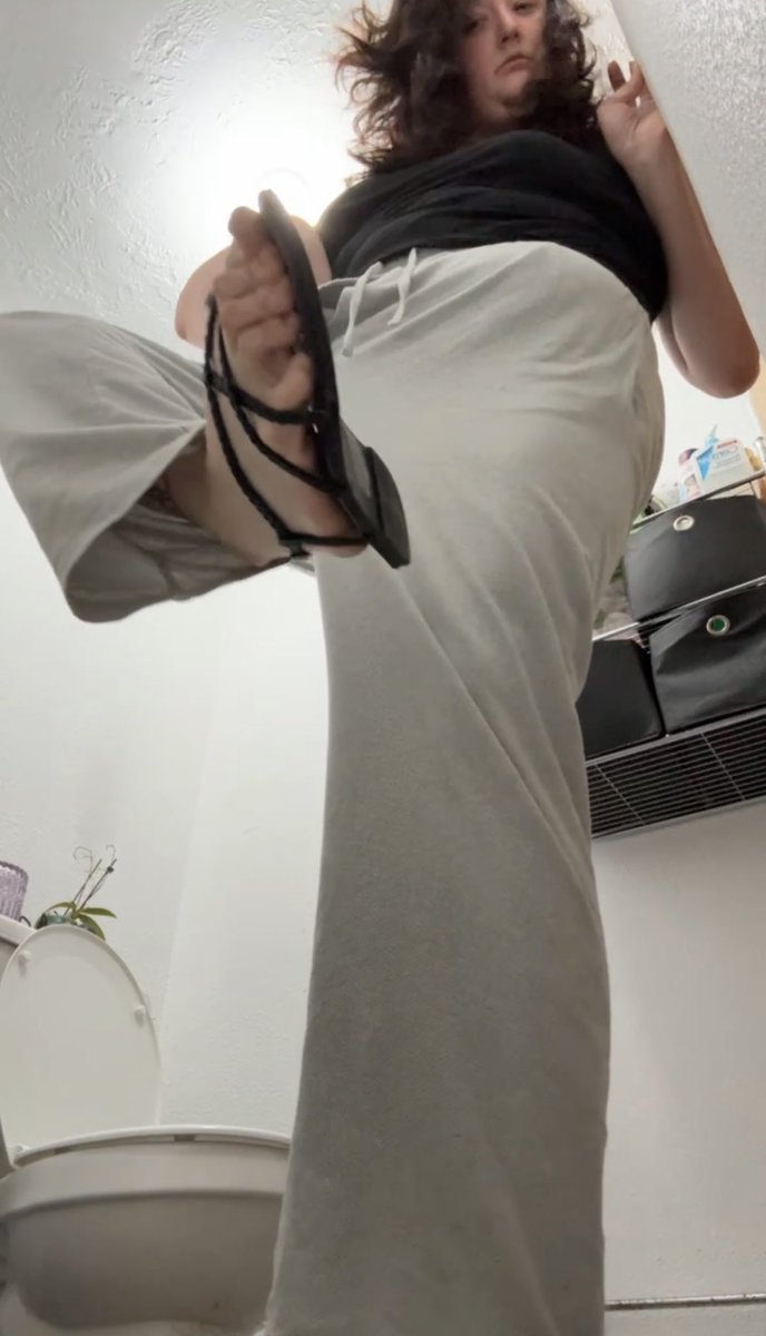 crimsonkittten's tweet photo. Oops. 😇 I think I stepped in something… wait, that’s not dirt. Why are there tiny people stuck to the bottom of my shoe? Guess they’ll be spending the rest of the day going wherever I go. 👣

#Giantess #GiantessFantasy #TinyPeople #SizeDifference #FootFetish #ShrinkFantasy https://t.co/cDoGOS7rIy