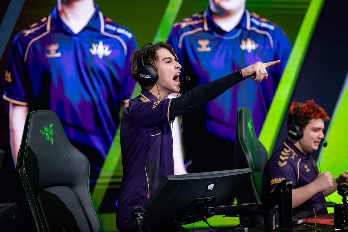 nesimi_00's tweet photo. @woxicdust2de @lar0kvlr @eternalfiregg Hadi evine https://t.co/SvWjdFDsW1