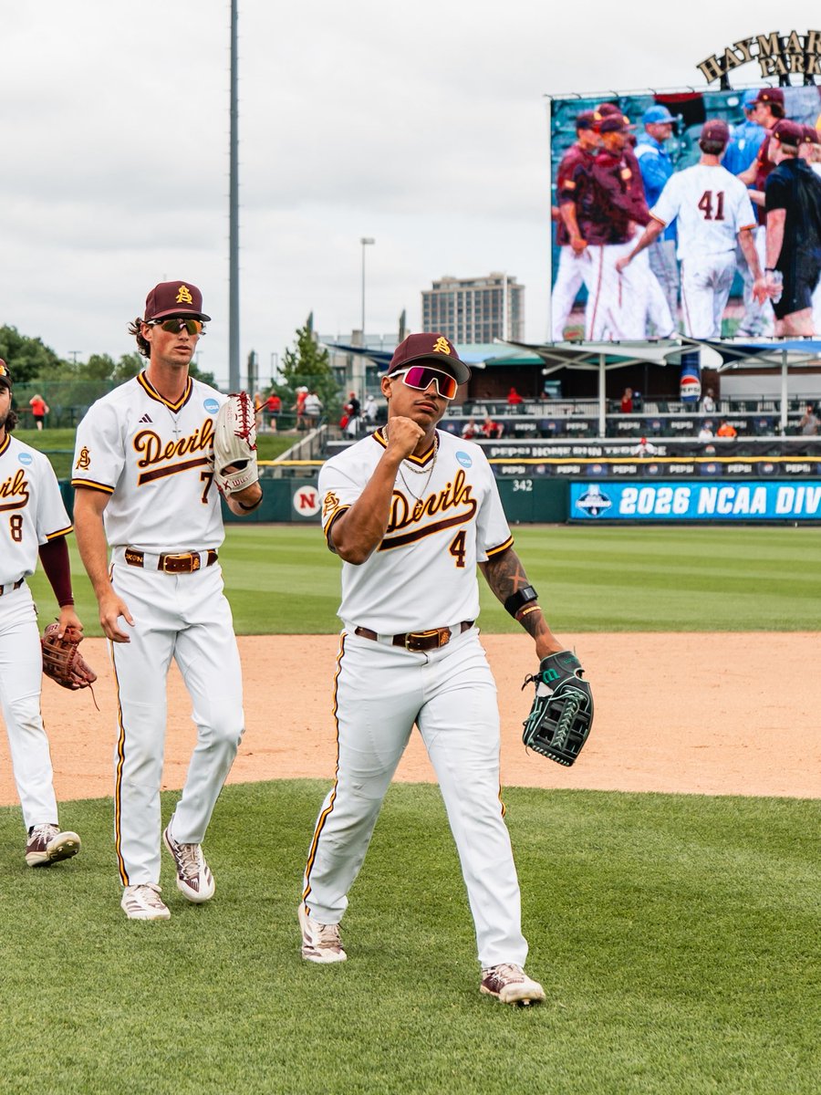 ASU_Baseball's tweet photo. 😁

#ForksUp /// #Onward https://t.co/bWOQGQNxSl