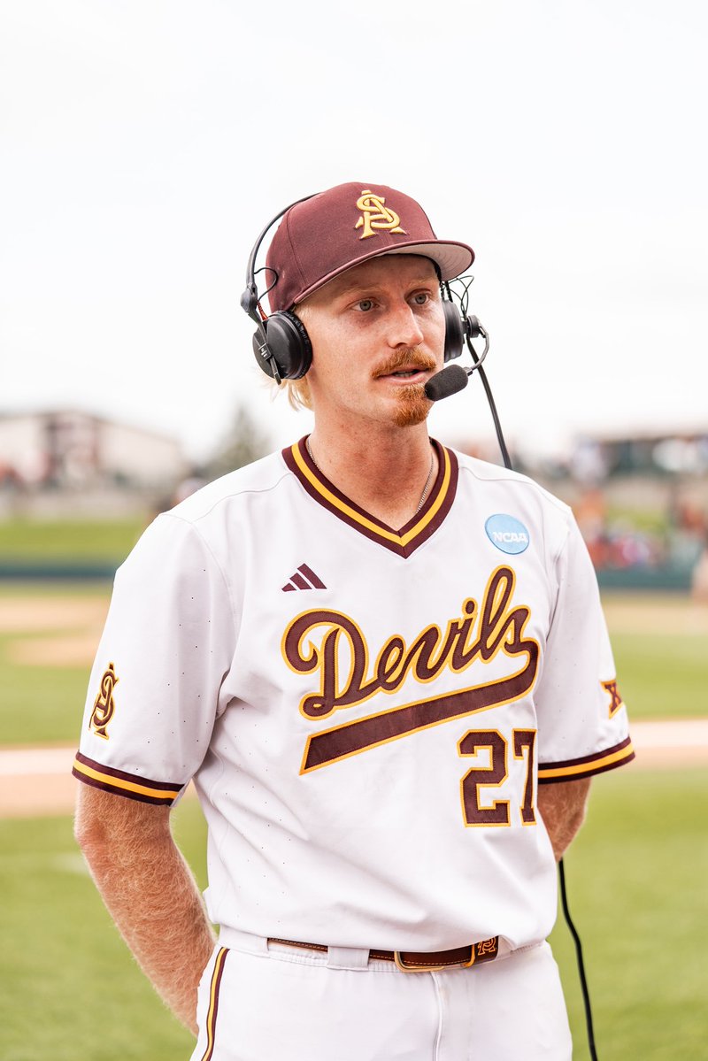 ASU_Baseball's tweet photo. 😁

#ForksUp /// #Onward https://t.co/bWOQGQNxSl