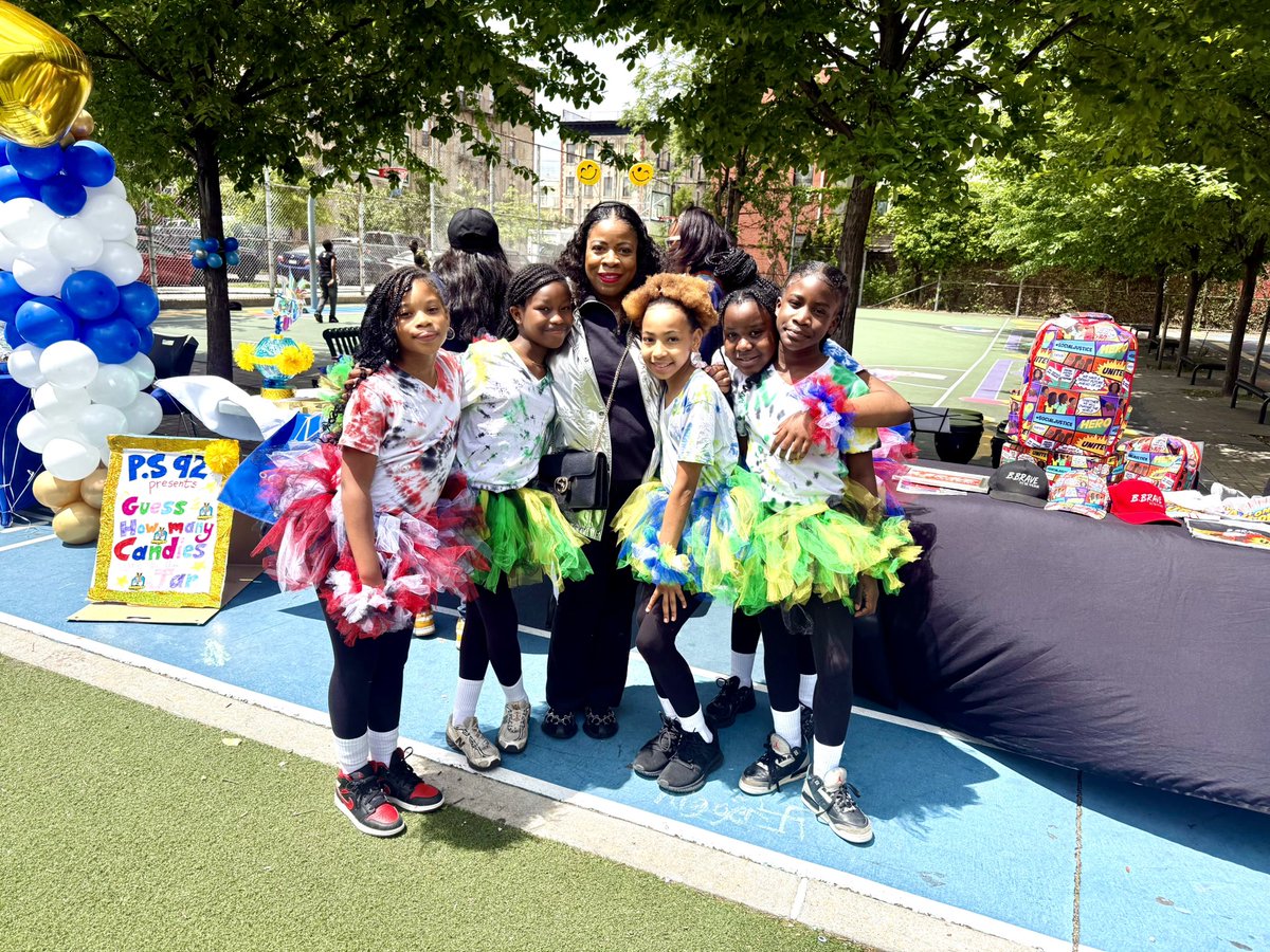 SheneanL's tweet photo. Today’s #Celebrate17, hosted by CEC 17 in partnership with CSD17, was a beautiful reflection of our community. Students showcased their talents & we came together in joy. Thank you, CEC 17, for an amazing day celebrating the very best of District 17! #D17Proud #CommunityStrong https://t.co/pA3AKFHq9H