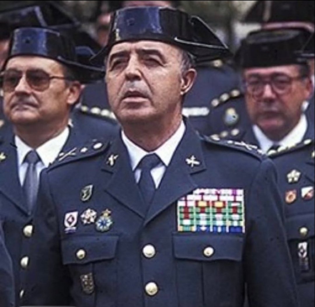 dukeandduke4's tweet photo. Buenas noches España 🇪🇦 

En Vascongadas, los terroristas al verle se ponían firmes.

Más de 90 comandos de ETA desarticulados, más de 800 etarras detenidos el tiempo que estuvo al mando y ahora resulta que algunos quieren vender que quien acabó con ETA fue ZP. Memoria selectiva. https://t.co/EKG21xhSut