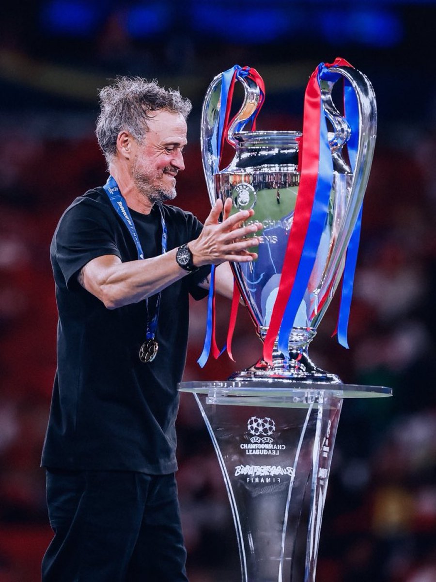 Mohovic_'s tweet photo. للأسف من أكثر المدربين اللي تم التقليل منهم - مجانين الكوليز هم السبب - ، تجربته مع اسبانيا كانت مميزة لكن برضه اصطدم بجمهور مجنون ثاني وهو جمهور الريال بسبب عدم استدعاءه لأي لاعب من فريقهم في اليورو https://t.co/1YdzXw26ct