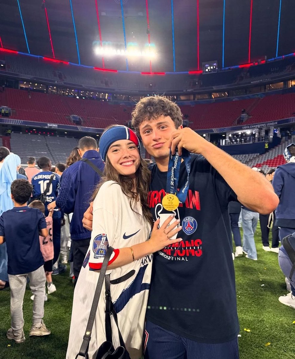 JesusVallejo_5's tweet photo. La novia más hermosa de un futbolista actualmente https://t.co/jLPhVO4Wmm