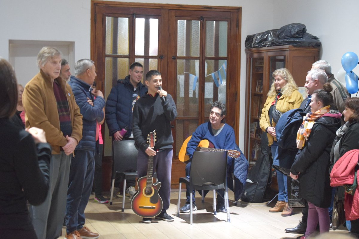 JoseAlessi's tweet photo. Hoy, se encuentra más viva que nunca, llena de actividades y talleres, de puertas abiertas para su comunidad. 

¡Por muchos años mas! 🤍 https://t.co/kXnpvdyw2v
