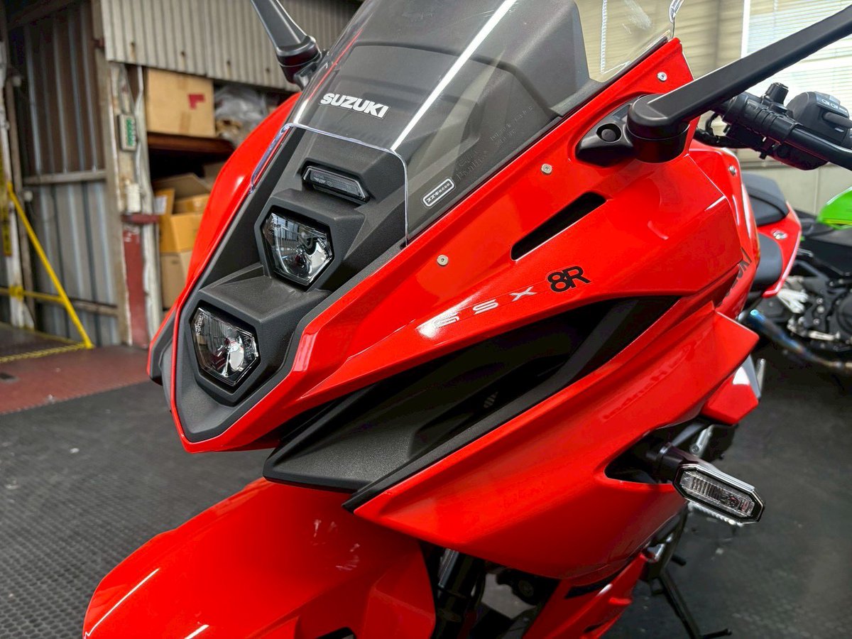 hohgiom's tweet photo. #スズキ  #GSX8R オレンジ🍊が入荷‼️
ストリートでの存在感抜群😁気になっている方は是非、ご連絡下さい🙇‍♂️#広島 #オートバイ #バイク #hoh5 https://t.co/XFxDE3dIqq