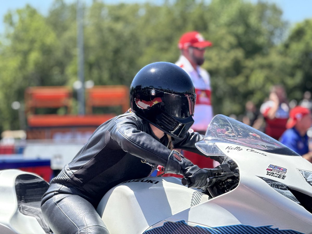 kclontzracing's tweet photo. Kelly and the #SteamfittersUA602 / #Archkeysolutions team are feeling the energy from the hometown crowd! They’ll carry it into race day. Qualified 11th. #PotomacNats.
@vanceandhines• @Dragbikecom • @VansonLeathers_ • #Marcorconstruction • #RedElectricalDesign • @NHRA https://t.co/ZJzl1YcqN6
