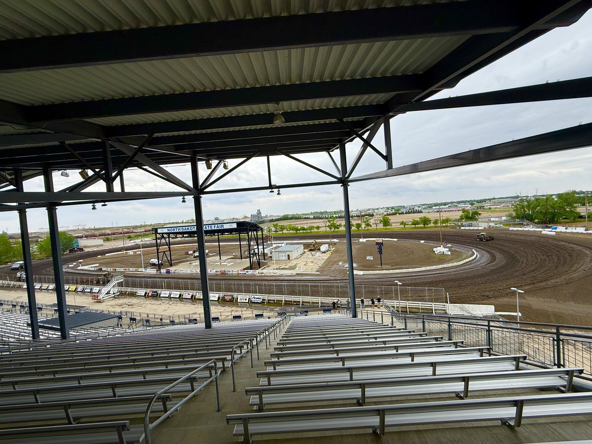 WorldofOutlaws's tweet photo. An 8-year wait ends in a day 🙌

The Greatest Show on Dirt returns to Minot, ND’s Nodak Speedway tomorrow! https://t.co/U97RwgSUf2