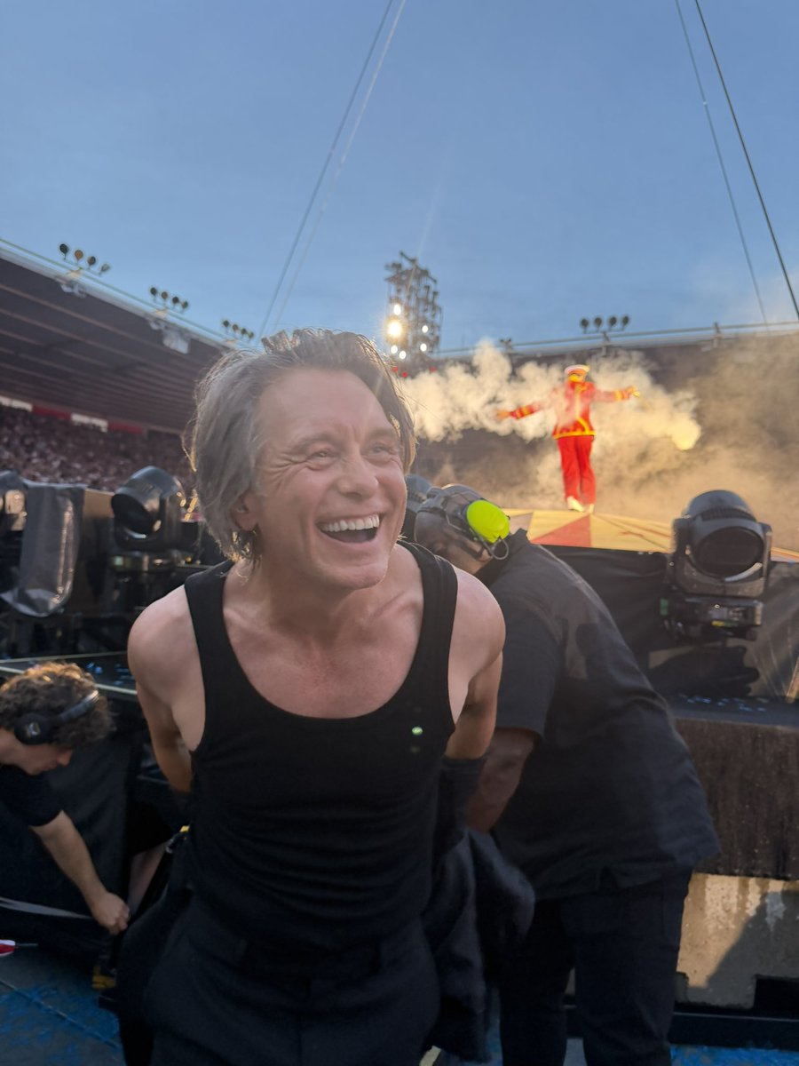 tashaalovell's tweet photo. mark owen https://t.co/MSYgAT4r58