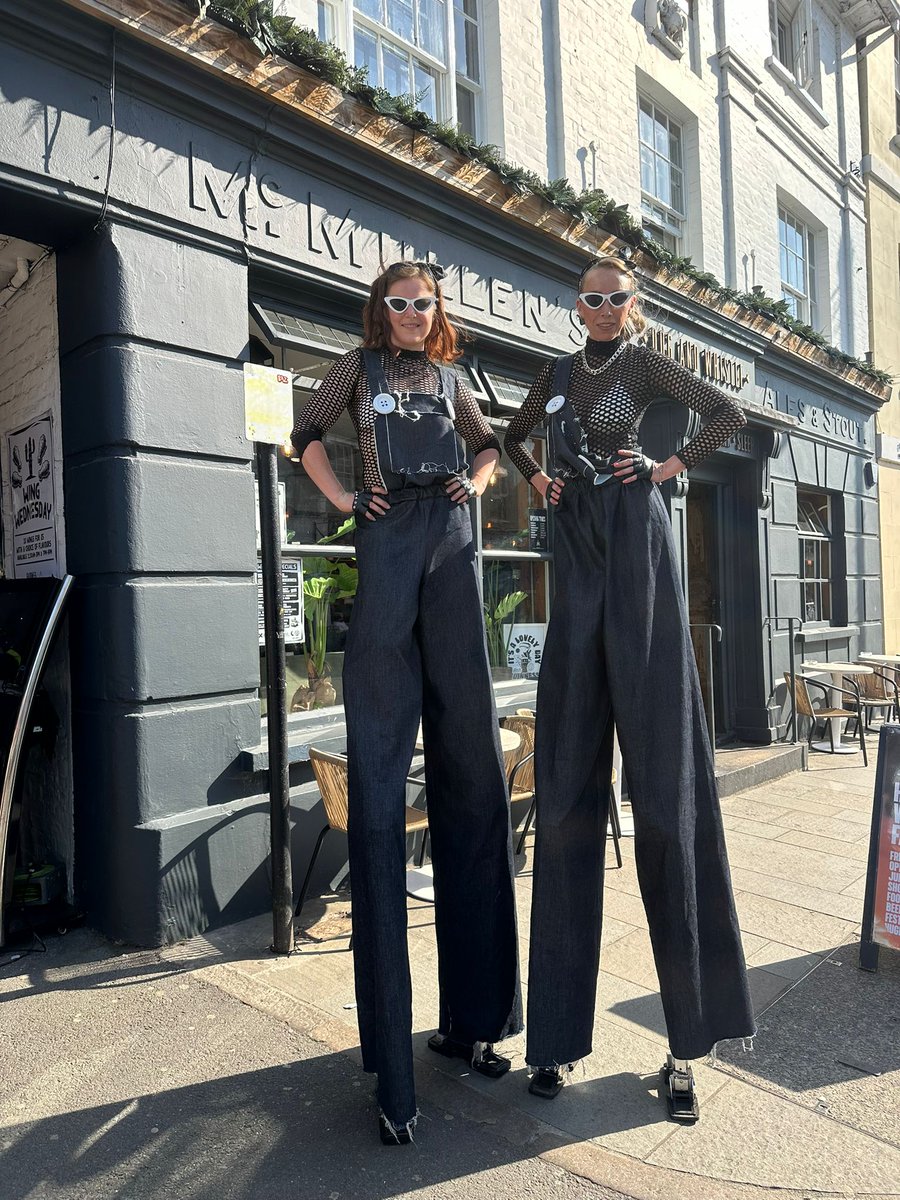 Discover_Ent's tweet photo. RnB vibes today #rnb #SaturdayVibes #stilts #SaturdaySunshine https://t.co/aE2Ig0Yntd