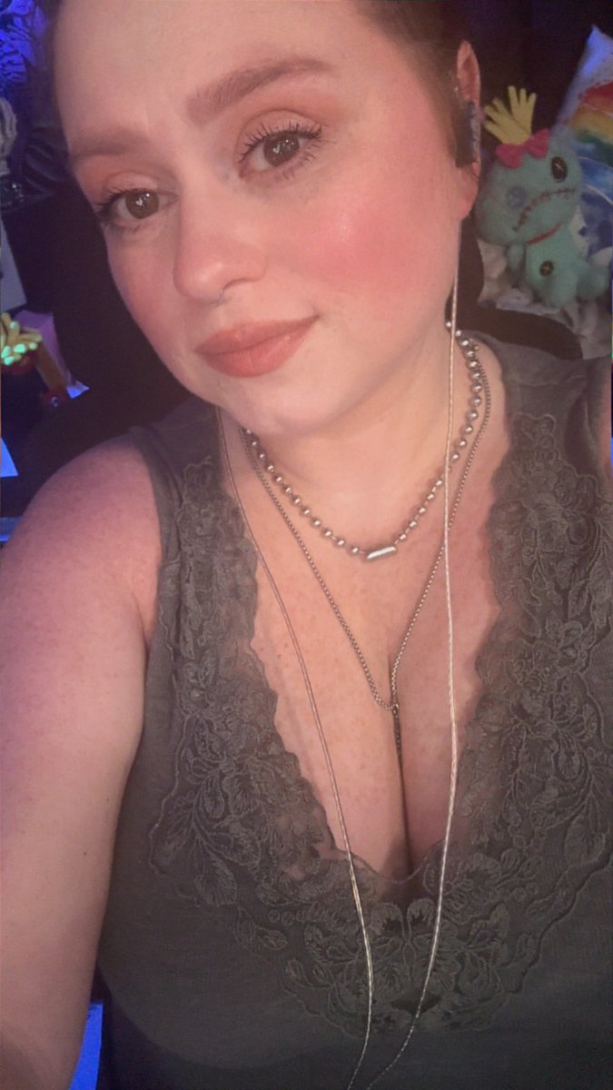 hahaitzmeg's tweet photo. 🖤🥔LIVE NOW🥔🖤
🟪https://t.co/fMGTqsBqvZ
👪Paralives First Try!
🪙Coin Pusher and Slots by @LittyGamesCo 
👚Tayto Fam Merch https://t.co/Dk3QsogZHl
🎁Buy me things https://t.co/WGYkbmAbpE https://t.co/b5LsPm440U