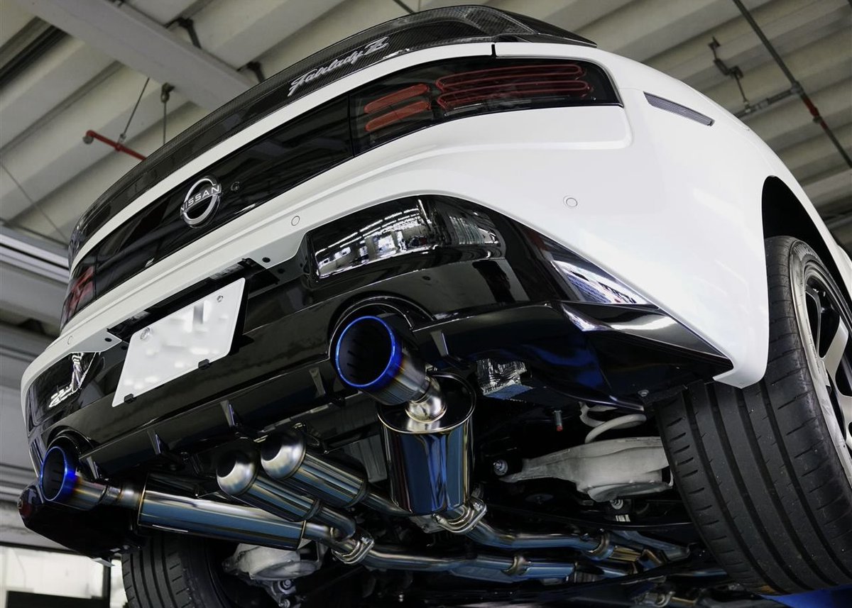 RZ34オーナー様の車両へ【HKS Super Turboマフラー】【HKS METAL