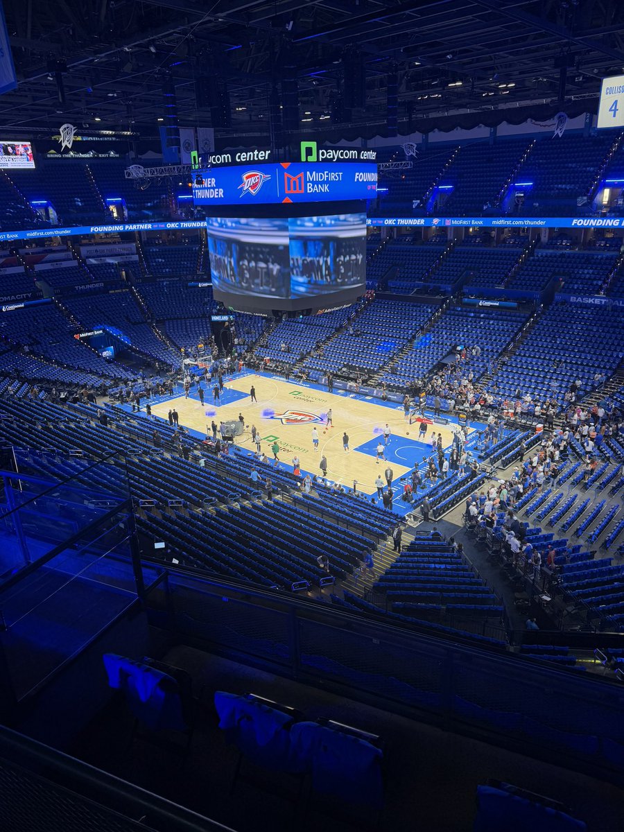 WhoDatKobe's tweet photo. @BrandonRahbar @OKProtonCenter @FranchiseOK From my seat rn my prediction is right there in the middle watching Alex Caruso get wcf mvp https://t.co/dJmQwpTmmh