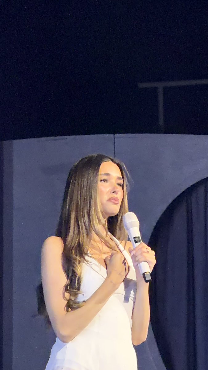 amdluvsmadi's tweet photo. BEST NIGHT EVER #LondonLocketTour https://t.co/Yosag7YWG9