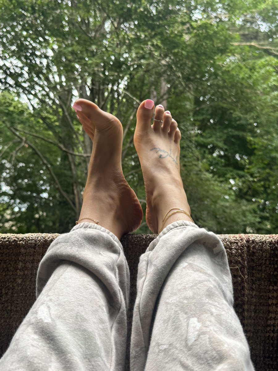 PayTalia's tweet photo. retweet if you wish my toes were shoved in your mouth lmao

(findom worship domme wallet rinse findumb paypig rt goddess foot feet soles) https://t.co/i5Z2tglCz3
