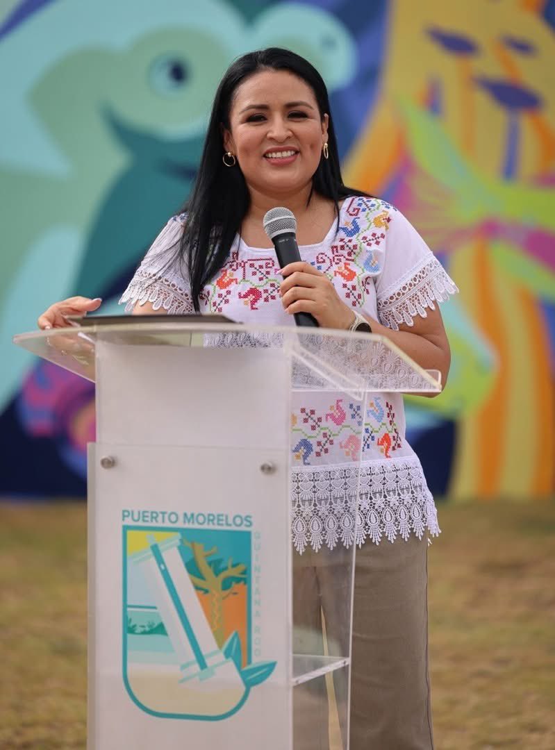 MMestizaje's tweet photo. INAUGURA BLANCA MERARI EL 14 FESTIVAL DE LOS OCÉANOS EN PUERTO MORELOS

La Presidenta Municipal @BlancaMerariPM realizó el corte de listón en la entrega del mural conmemorativo en el Parque Fundadores y dio arranque a la jornada de limpieza de playa y manglar

Más de 80 voluntarios se sumaron a colecta de microplásticos y basura como parte de las actividades para fortalecer la conciencia ambiental y la participación social en favor de los ecosistemas marinos.
