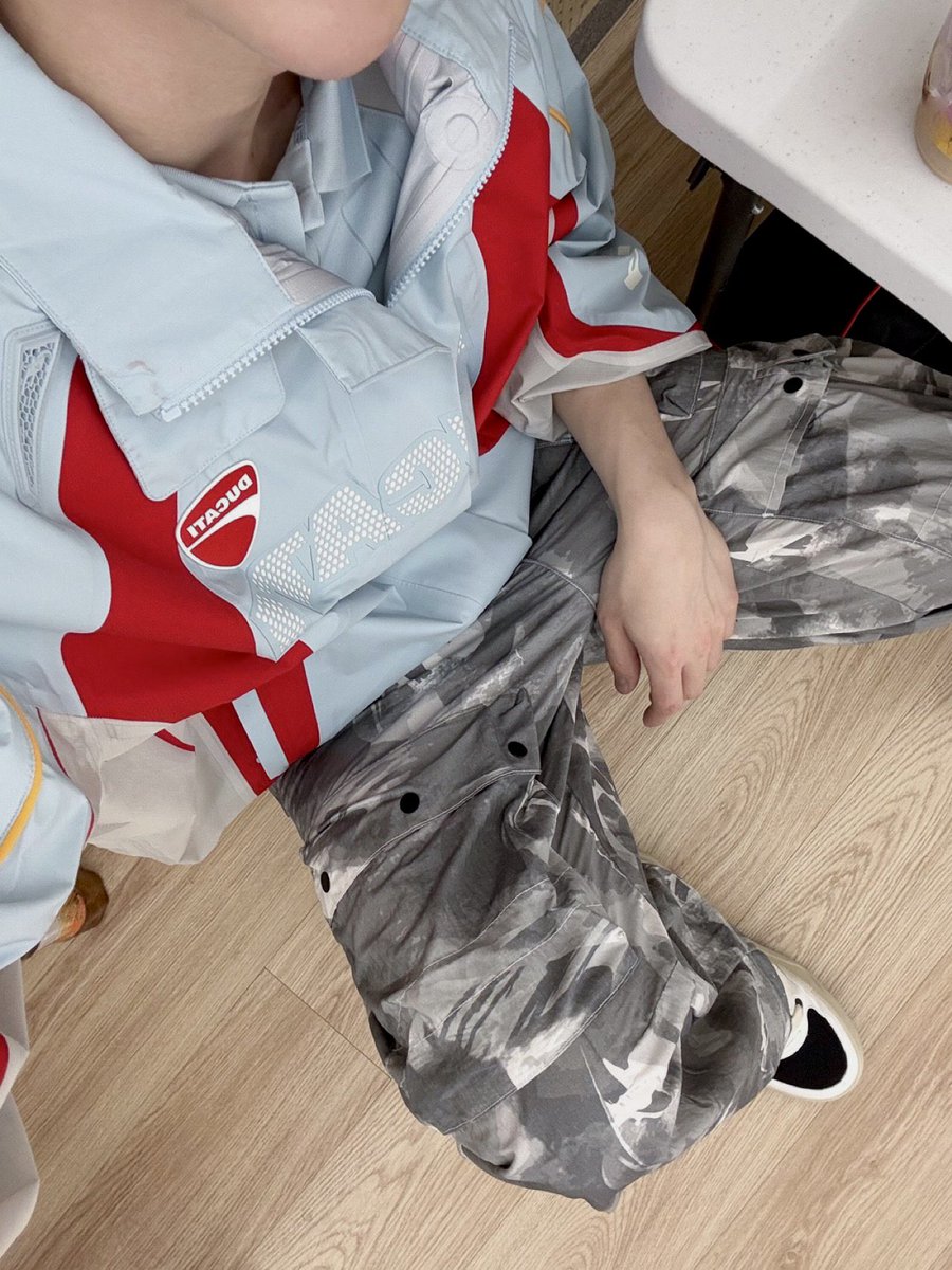 aerodynmcs's tweet photo. went to the gym today, but all i did was yap to the big man  ( my father )  the entire time. 

anyways, anyone want to go out and grab some dinner together? this fit is too good to retire this early in the day. https://t.co/GvlhqbdFWv