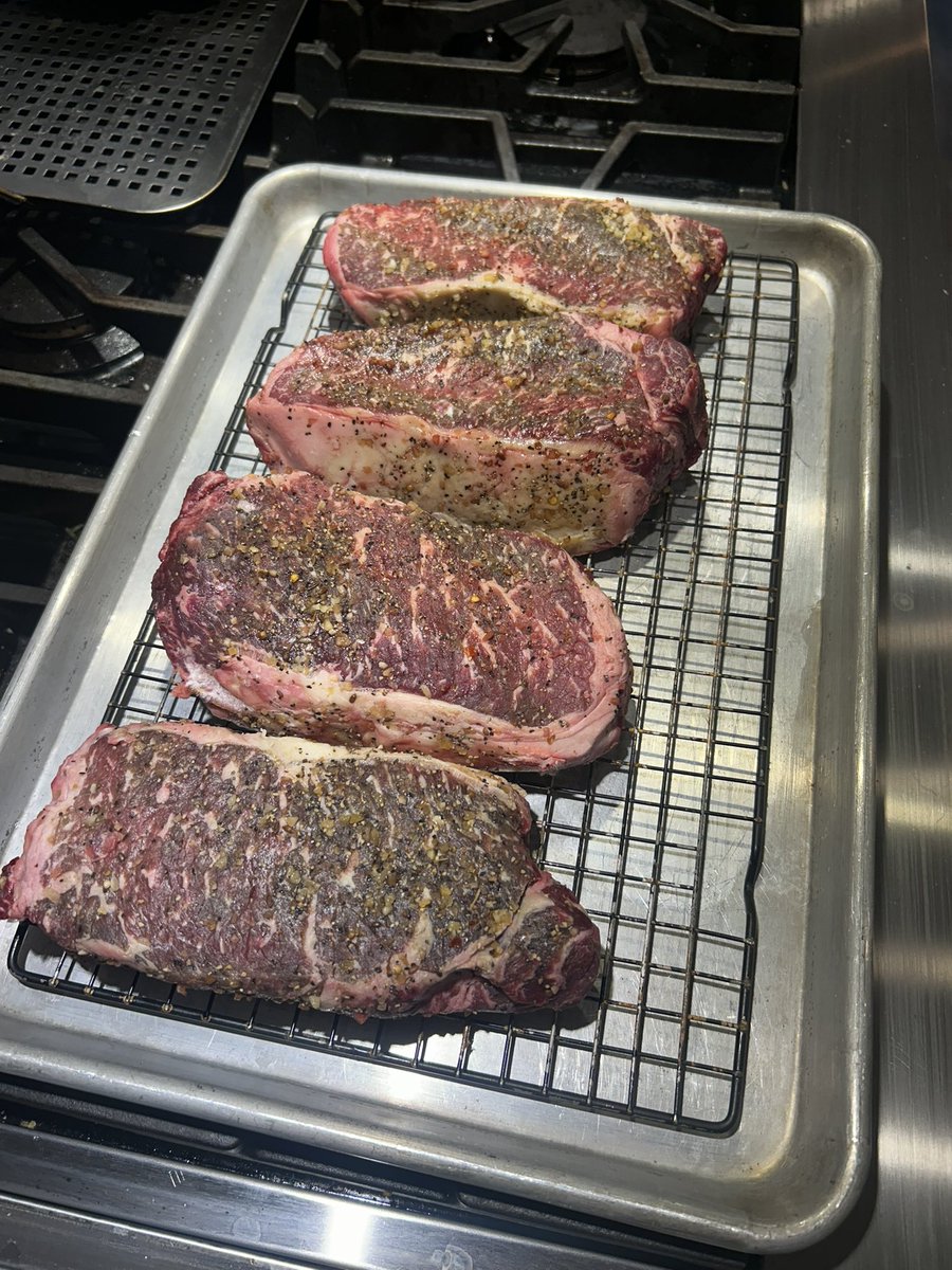 saintmarcio's tweet photo. Operation Saturday Beef https://t.co/KtmnPppV2Q