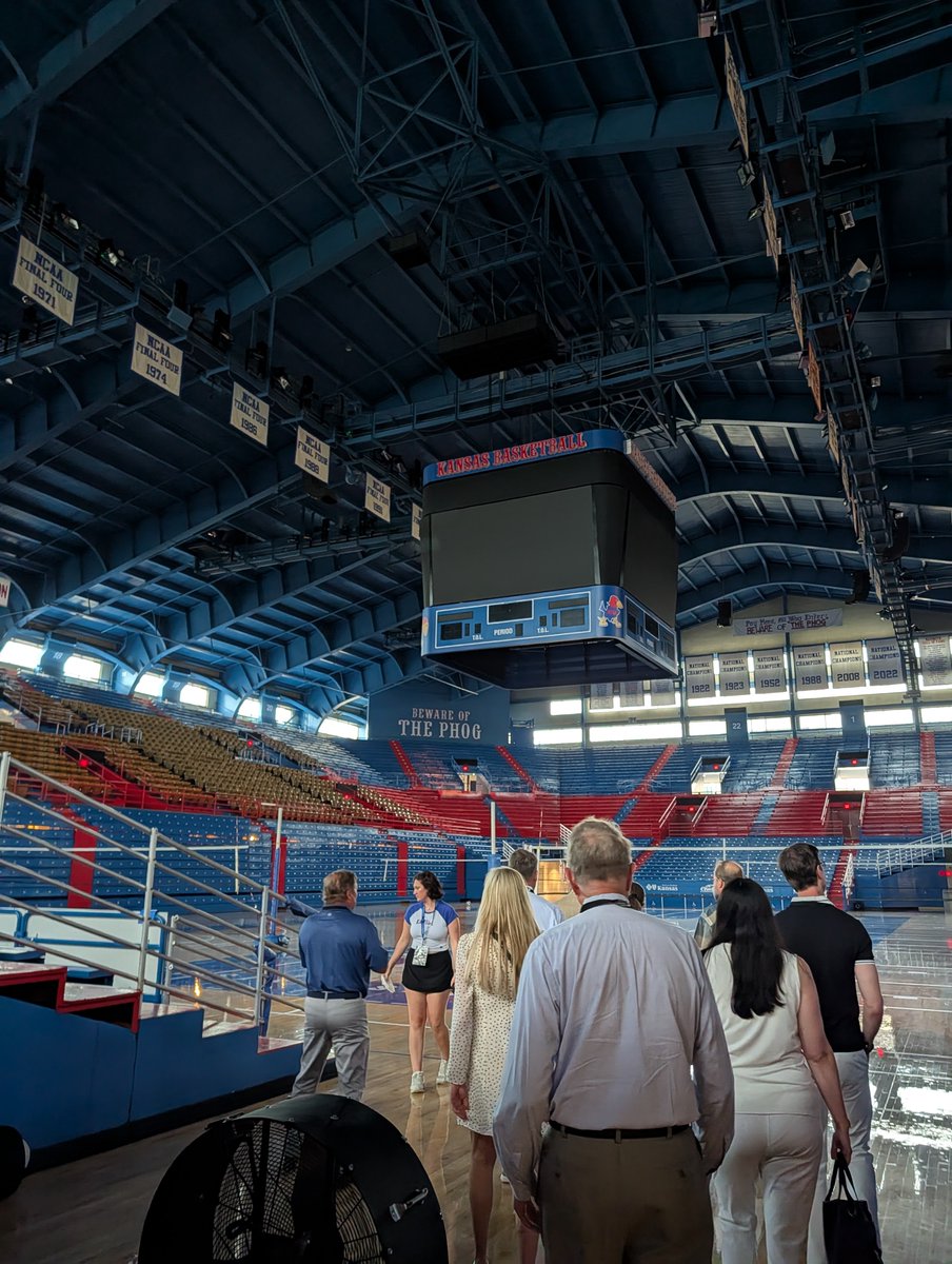 ImBlake's tweet photo. Incredible night celebrating 150 years of Phi Kappa Psi, at Allen Fieldhouse thanks to the Phog (a phi psi) for an amazing celebration. https://t.co/WYCloIxuO6