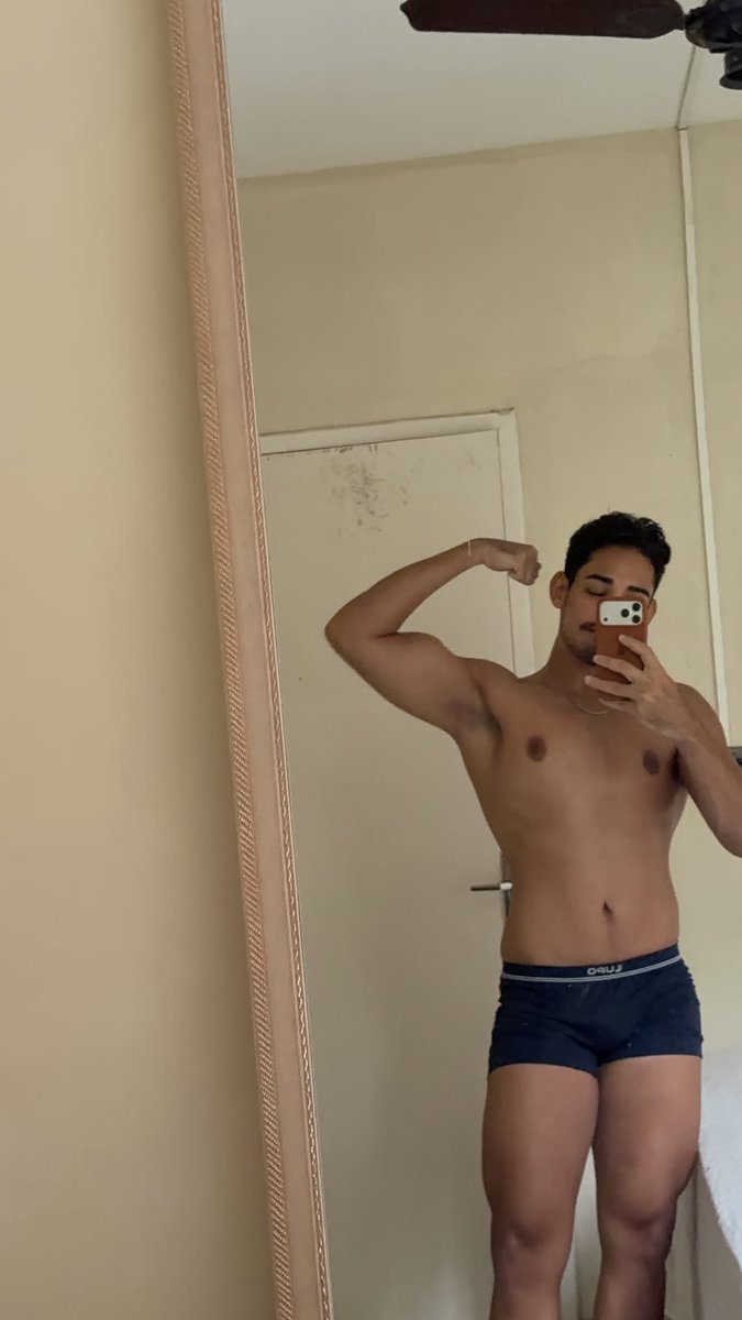 Starboyaa's tweet photo. Eu tô ficando extremamente gostoso! https://t.co/GpOPGHbljV