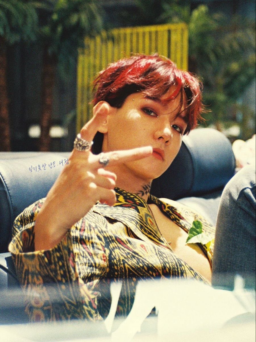 baekspeak's tweet photo. mas afinal, como resistir a esse baekhyun? https://t.co/wdnT3LYFjY