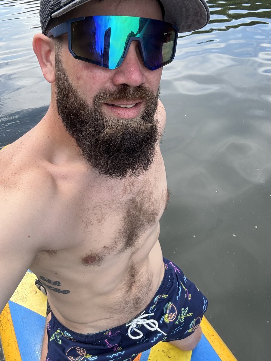 Kyleofftheclock's tweet photo. Paddle-boarding today #lakelife #bluecollarfun #offtheclock https://t.co/VkijFtAVeq