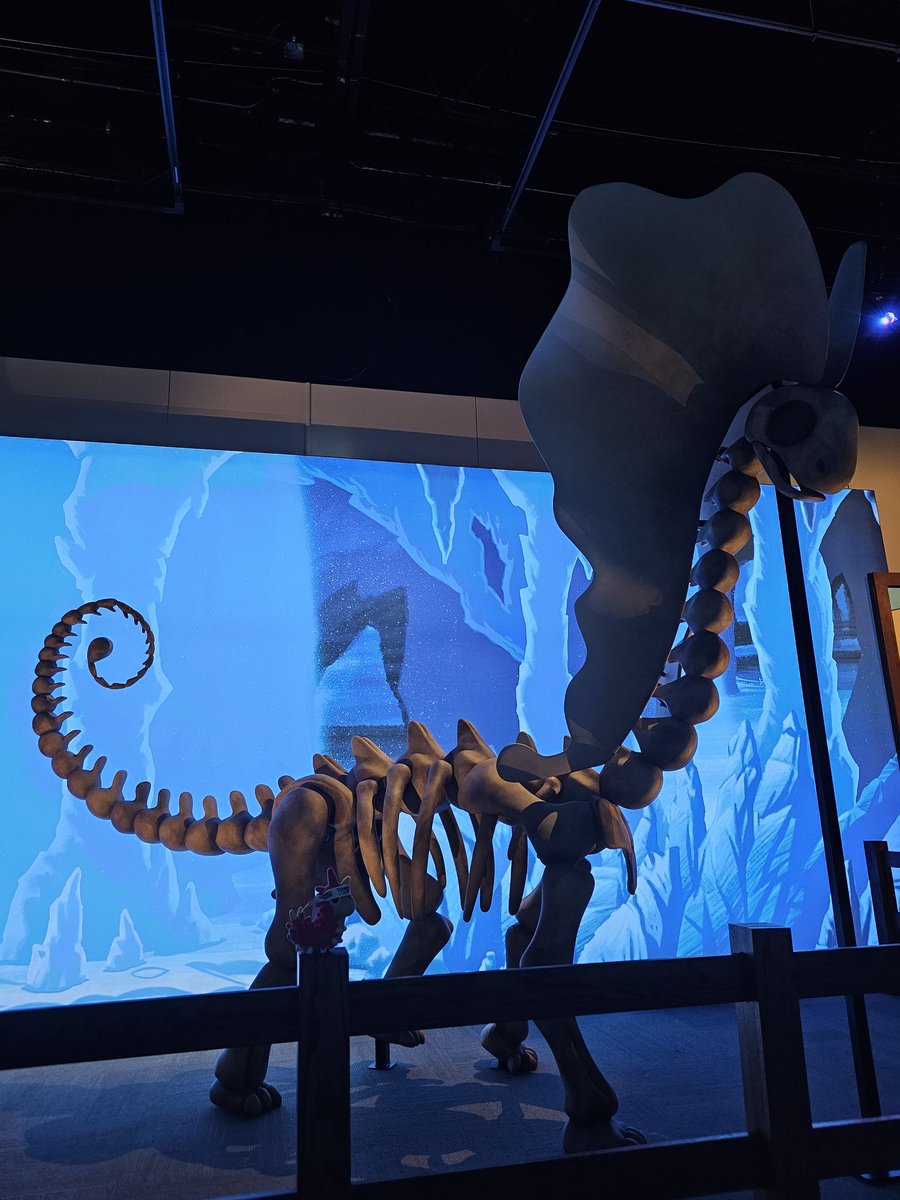 MacHasBeans's tweet photo. Wurmple and I went to the Field Museum this week and he got to see lots of friends!! ✨💚 https://t.co/SLSr4MBoyl
