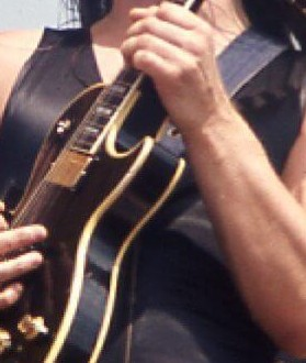 RockCandyMag's tweet photo. Yesterday's Mystery Musician was Steve Earle, the clue (snake and highway) referred to his hit 'Copperhead Road'. 

Today's MM went from a single star to a flying object. https://t.co/xrXyxq3Zjs