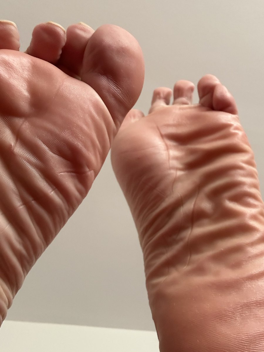 markusISmayhem's tweet photo. Fresh Feet - Fat Feet - Can you handle the heat? #feetworshi̇p #footguy #footlong #awrinkleintime #footfetısh #fansly https://t.co/anllsRN17F