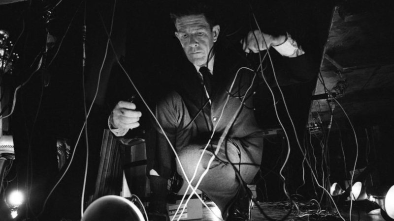 NathanFrancis__'s tweet photo. 📻 #OTD in #Theatre #History 31 May 1942, the avant-garde radio play "The City Wears A Slouch Hat," with music by #JohnCage and a script by #KennethPatchen, was first broadcast on WBBM in Chicago.

▶️https://t.co/9b4iEwPMtY] https://t.co/TAKVKbOdjL
