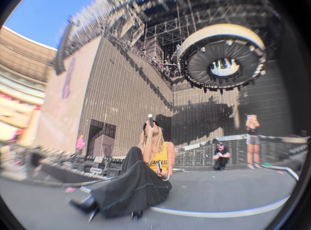 handestoessel's tweet photo. no puedo creer que hoy es el último show de futttura hasta septiembre 🥹 https://t.co/d13V2aHPI5