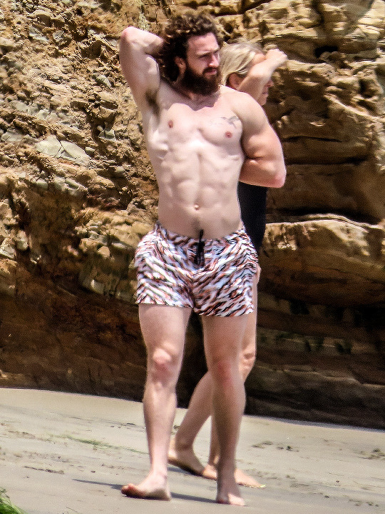 thetopshelfmen's tweet photo. that lethal stretch lives in my head rent free and all i can think about is being under him https://t.co/jKVNGmIpY6