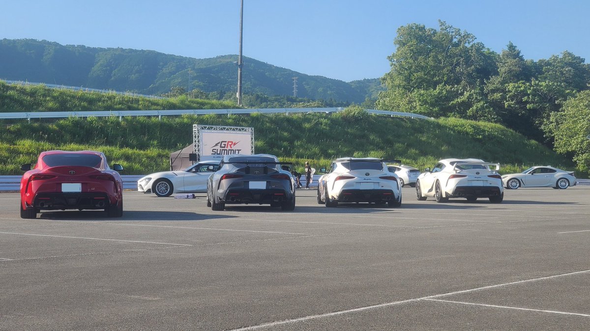 lEnShZWtxbrzurG's tweet photo. 昨日はGRサミットに参加！
初めてお会いした方々ともたくさんお話しできて、とても楽しかったです✨
交流してくださった皆さま、ありがとうございました！ また次回もよろしくお願いします！
#GRSUMMIT
#スープラ https://t.co/WqQgCBB7rp