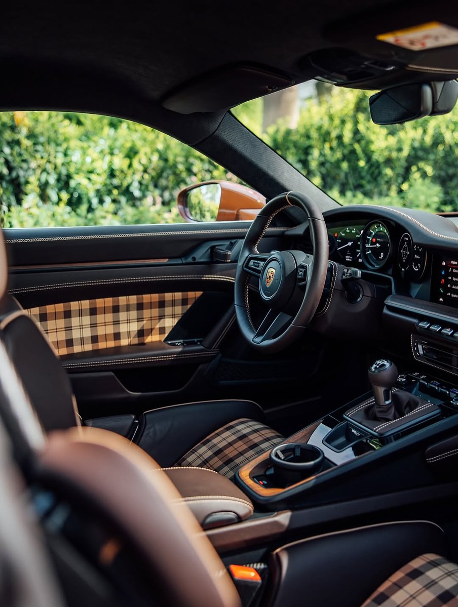 ApexDistrictX's tweet photo. Porsche 992 S/T – Sepia Brown https://t.co/Osdu1JrLzU