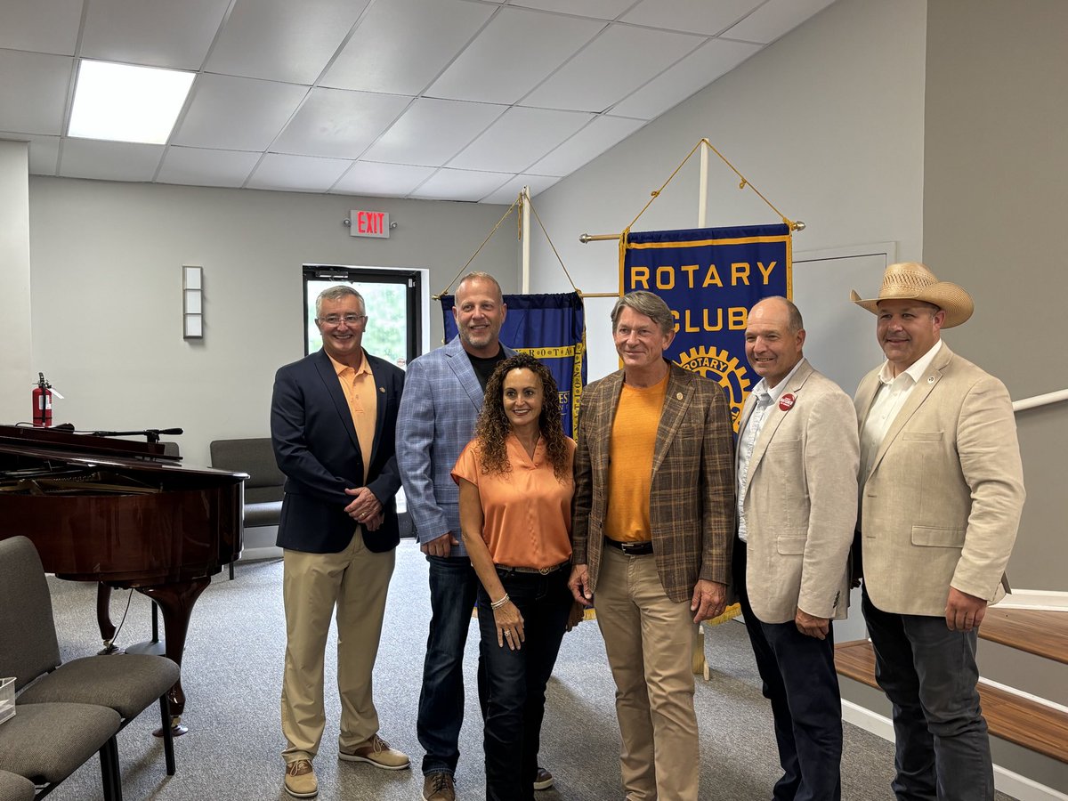 HatcherforTN's tweet photo. I had a great time attending the Union City Rotary Club meeting in Obion County yesterday. 

I especially appreciate UT System President Randy Boyd, who was the featured speaker, for his kind recognition. Randy has been a tremendous leader for Tennessee, and I am grateful for his friendship. 

Thank you to the Rotary Club for the invitation and to everyone who came out. I enjoyed the opportunity to visit with community leaders, listen to Randy’s remarks, and share my vision for a stronger Tennessee with those in attendance.

Together, we can build a stronger Tennessee and a stronger America.

God bless Tennessee.

https://t.co/48NIFGb4kX

#UnionCityRotary #ObionCounty #HatcherForCongress #TennesseeStrong #AmericaFirst #MAGA