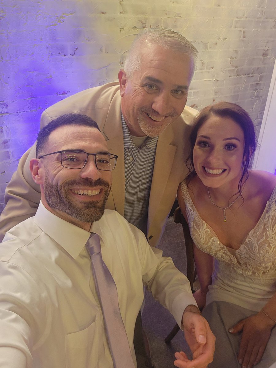 MentorAthletics's tweet photo. Congratulations to the new Mr and Mrs Wright! #onceacard #thestandard https://t.co/X04x0RPwik
