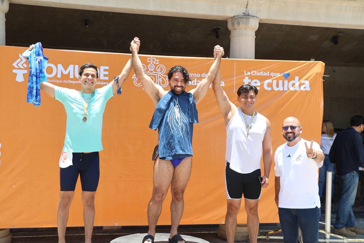 comudegdl's tweet photo. 🏊‍♂️🌊🏆 En la colonia El Sauz se llevó a cabo el primer día de actividades de la XXXIV Copa de Natación Guadalajara 2026 con la participación de la categoría Máster. https://t.co/SpBbnvEnYP