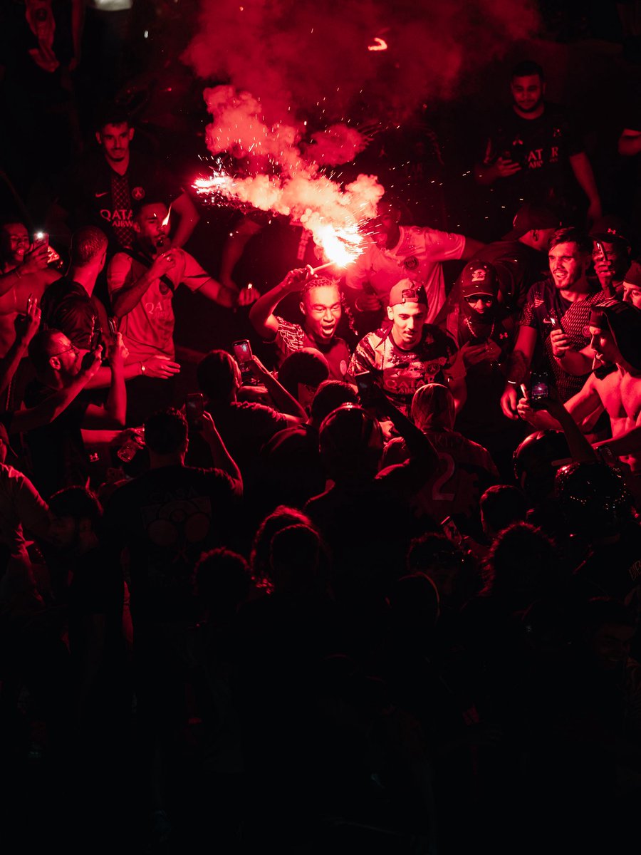 shanew21's tweet photo. Here are a few photos I captured of the celebrations/chaos in Paris tonight after the PSG Champions League victory https://t.co/wMmlN4uFUP