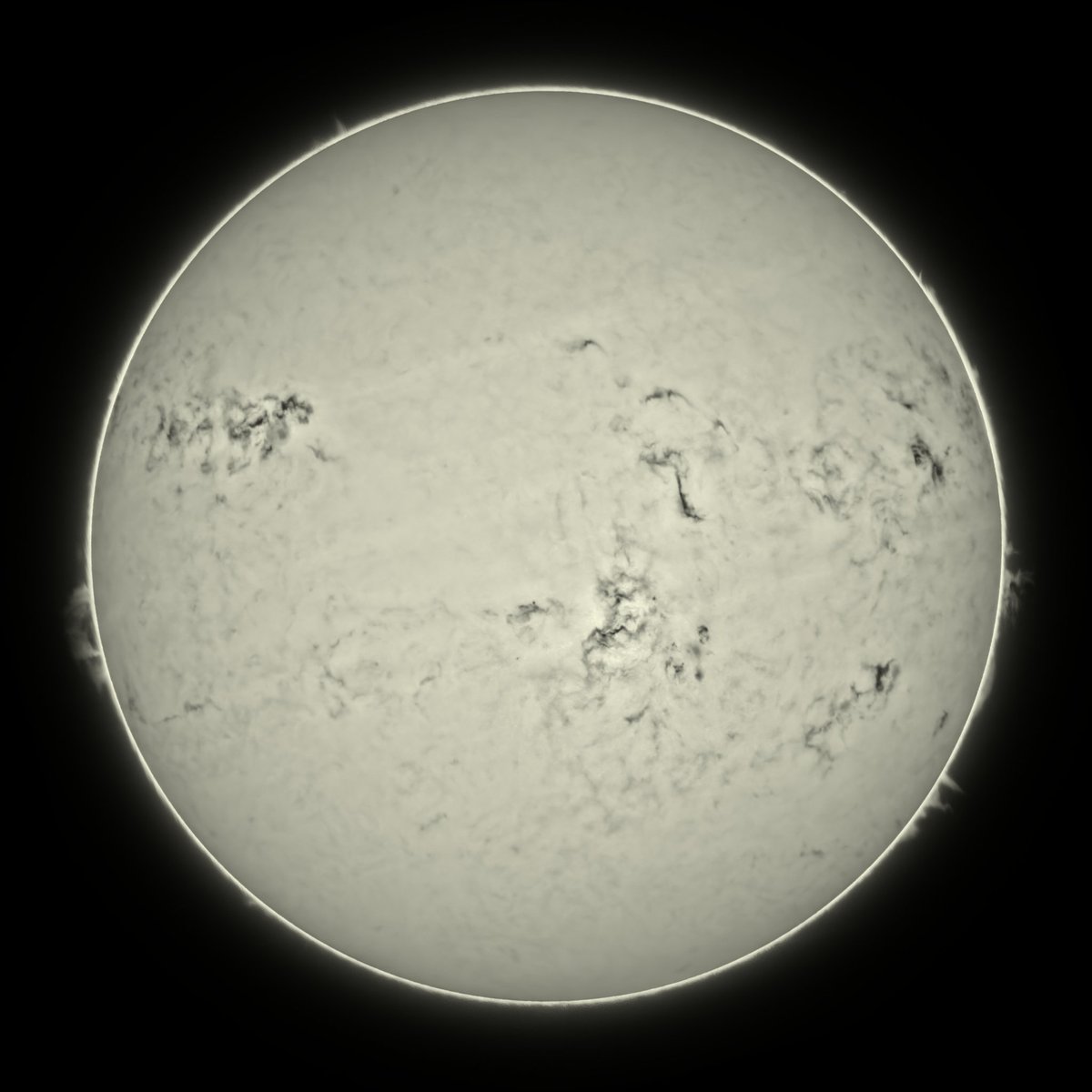 AstroFrog83's tweet photo. May 30, 2026 - The sun in hydrogen-alpha, helium D3, sodium D2, and calcium-K. https://t.co/VsP7I1mW9n