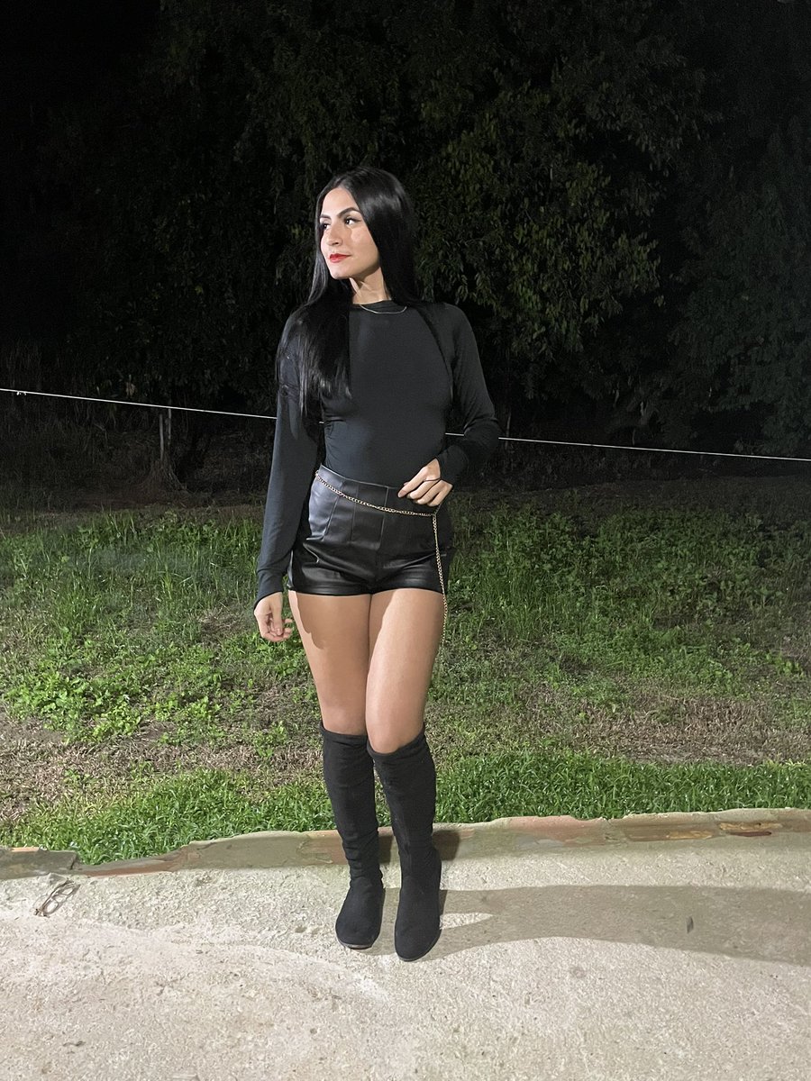 clarynhamth's tweet photo. 🖤🤠 https://t.co/NFfy5C6Fp5