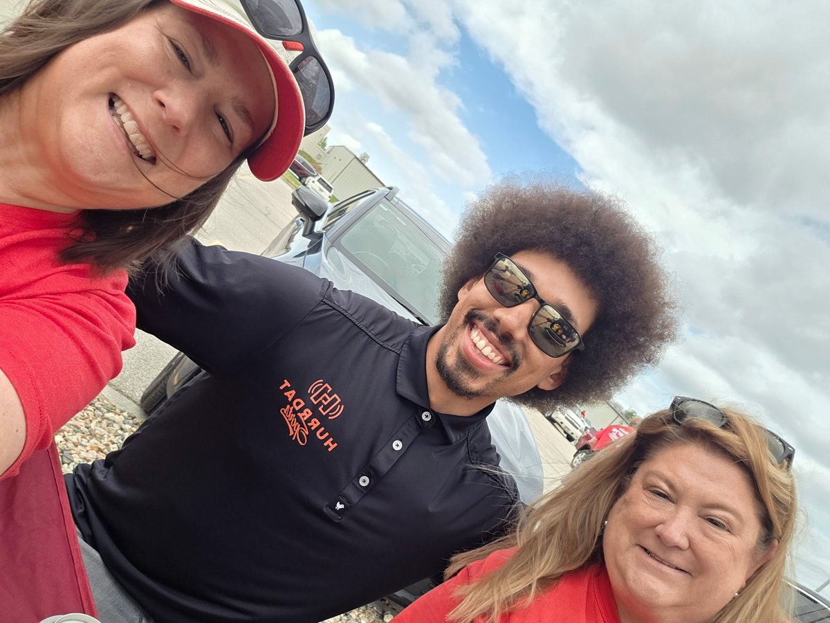 kellysueb's tweet photo. So lovely to visit with @AFRO_THUNDER80 while tailgating today. Elite Husker, but an even better human. You made our day, Kenny! GBR Always from your Millard South INDIAN friends! https://t.co/BFIyhkZBK0