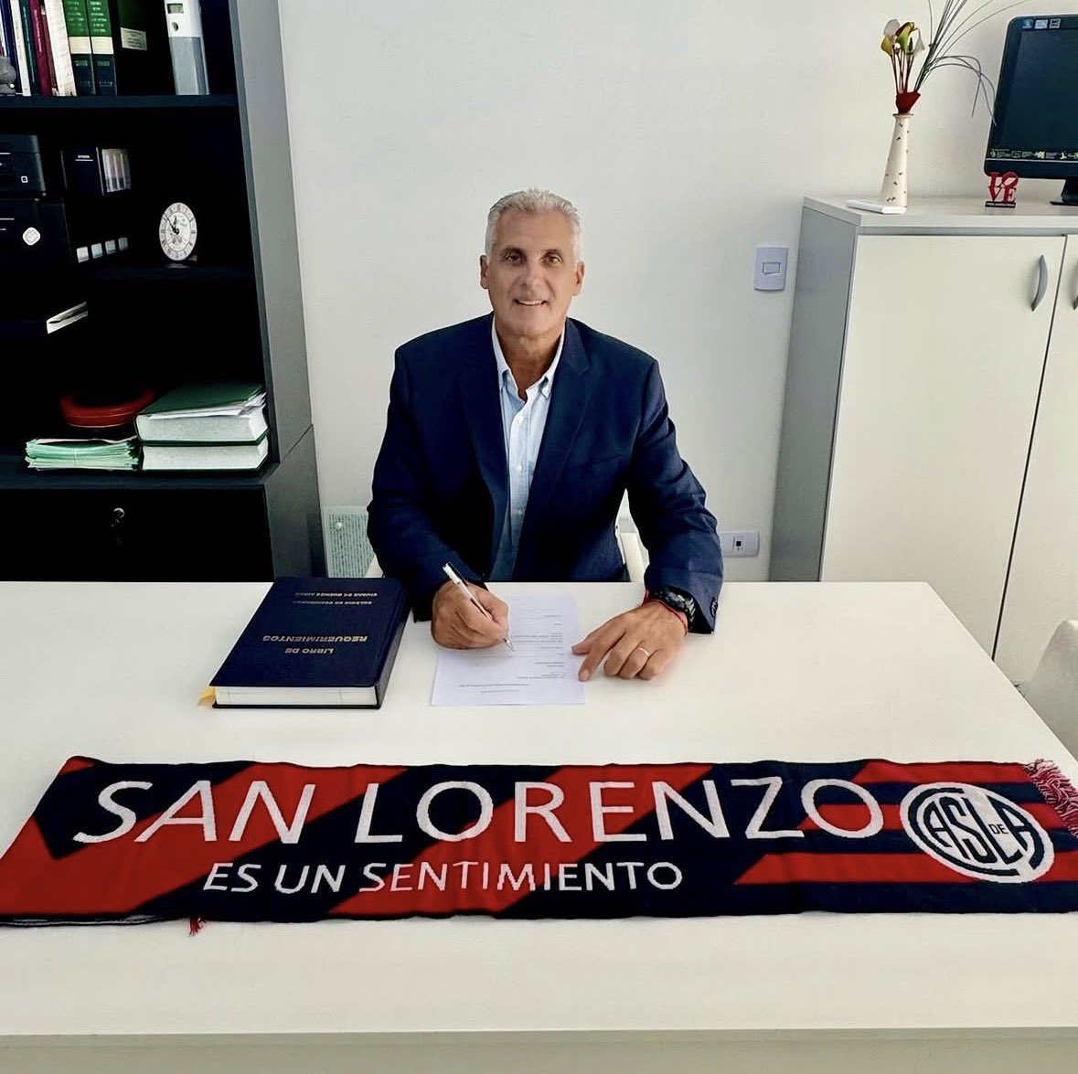DitoroPedro's tweet photo. Marcelo Culotta es el nuevo presidente de #SanLorenzo hasta diciembre del 2027. 

¡Vamos Ciclón! 💙❤️ https://t.co/ynVnrfeWDk