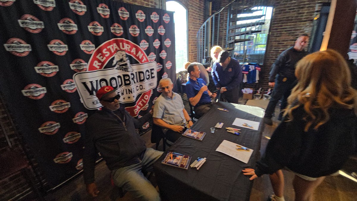 GaryReasons's tweet photo. Enjoying some time with Teammates and Giants Fans.  SB XXI 40th Anniversary! https://t.co/hmdnMTSUSG