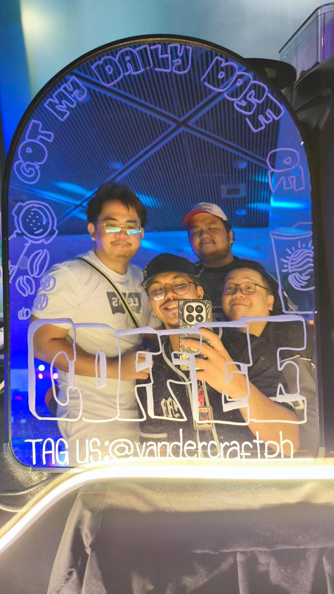 vandercraftph's tweet photo. Capping the night off with some mirror selfies! 🤳🪞

Thank you to all who picked up and grabbed their fave drinks from us! 🥺🫶

🐻GROWL: Tryout Season by @Brute_Mnl
📍8F of VICTORIA SPORTS TOWER 2
⏰ 9 PM-4 AM

#vandercraft #supportlocal #GrowlManila #Growlmnl #tryouts #coffee https://t.co/j5HytVuL12