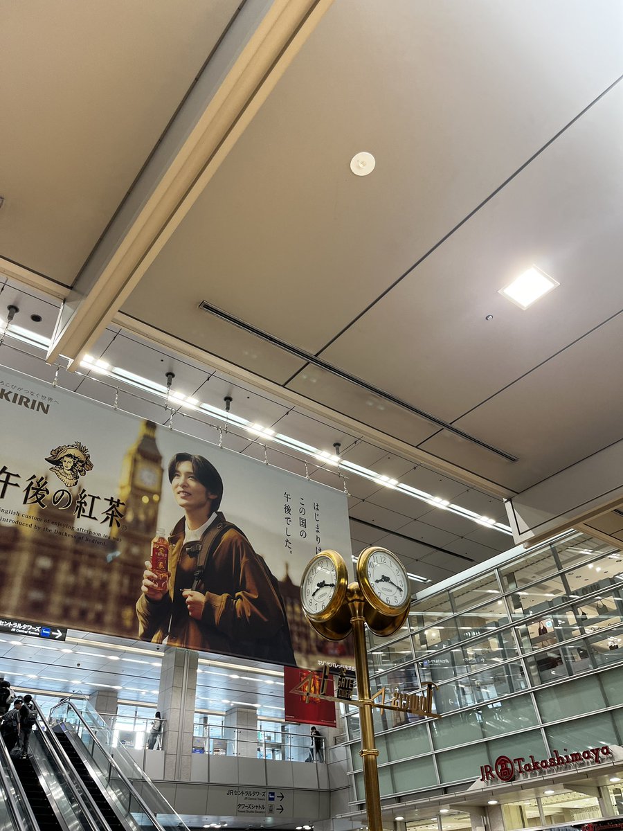 kn38_com's tweet photo. 特技は現実逃避です https://t.co/aeWDTFalhW