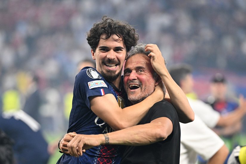 ExtratimeNews's tweet photo. ‘We can say we are the best in Europe’ – post-match reaction from the PSG party https://t.co/OnnYEGRKps https://t.co/e7ket46l1j