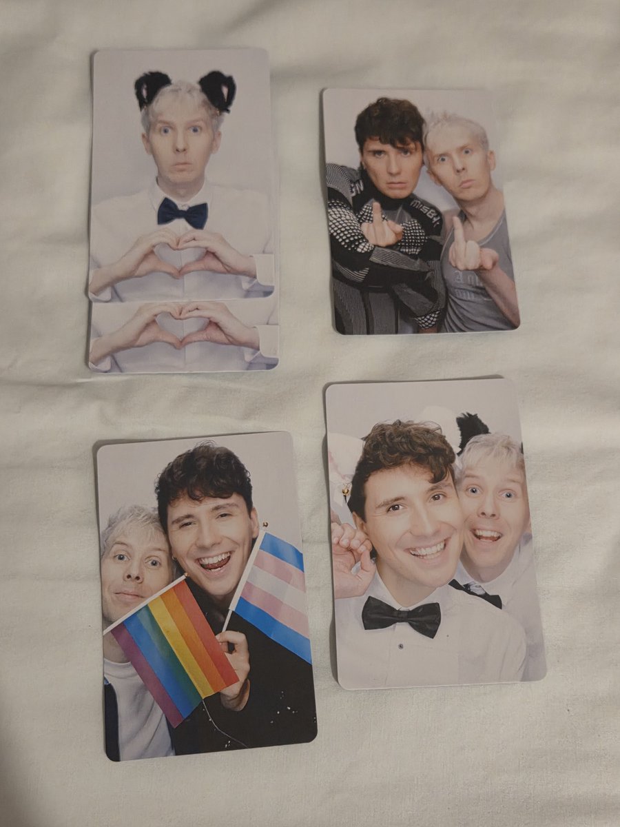 phealhowlter_'s tweet photo. my photocards im happy to trade (pink and in the second image) and really want (blue) @dnptrades (uk based) https://t.co/C8ITVw6hbT