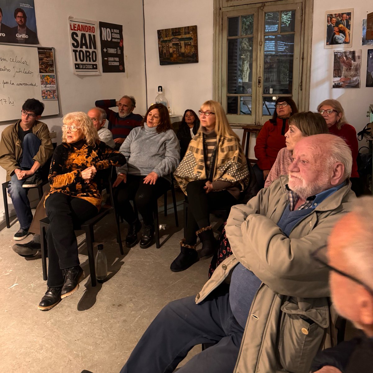 Irrompibles11's tweet photo. 🎥 Ayer, en el centro de jubilados “Barrilete Cósmico” proyectamos “Un lugar en el mundo”.

❤️La actividad fue en homenaje a su director Adolfo Aristarain. https://t.co/IGML9RtR1w